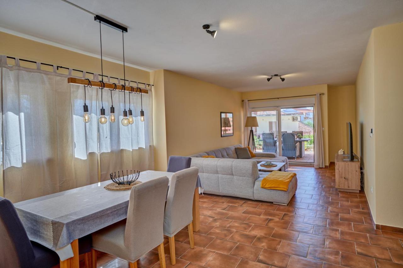 טרוגיר Anovi Holiday Homes By Litto מראה חיצוני תמונה