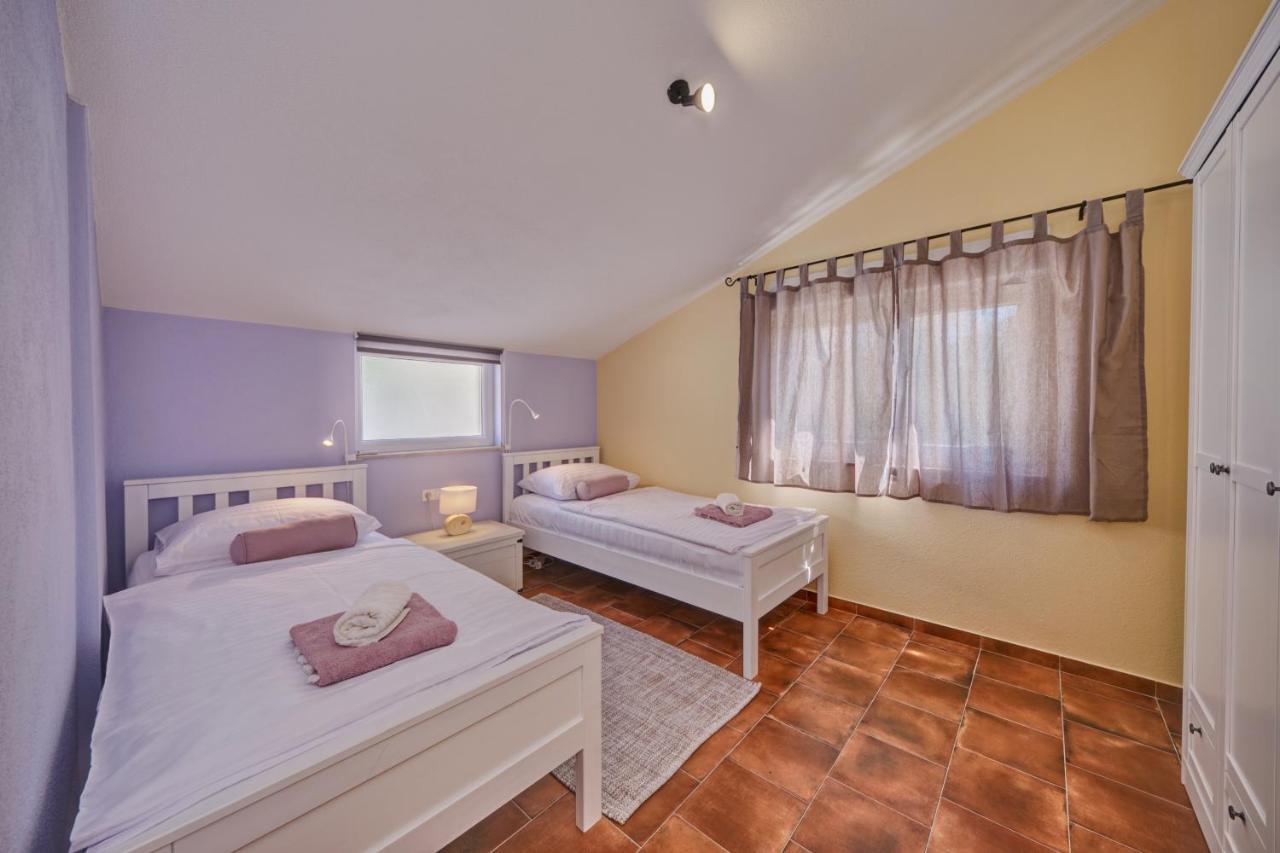 טרוגיר Anovi Holiday Homes By Litto מראה חיצוני תמונה