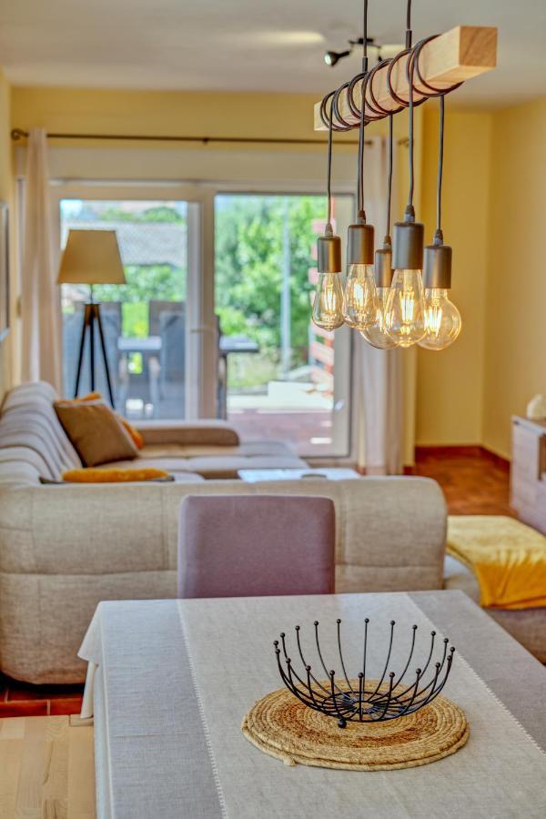 טרוגיר Anovi Holiday Homes By Litto מראה חיצוני תמונה