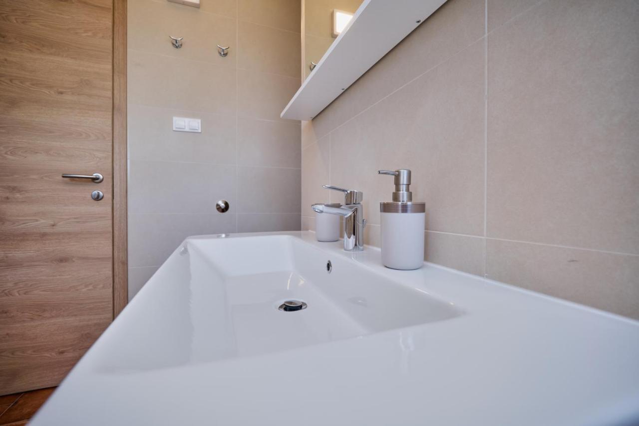 טרוגיר Anovi Holiday Homes By Litto מראה חיצוני תמונה