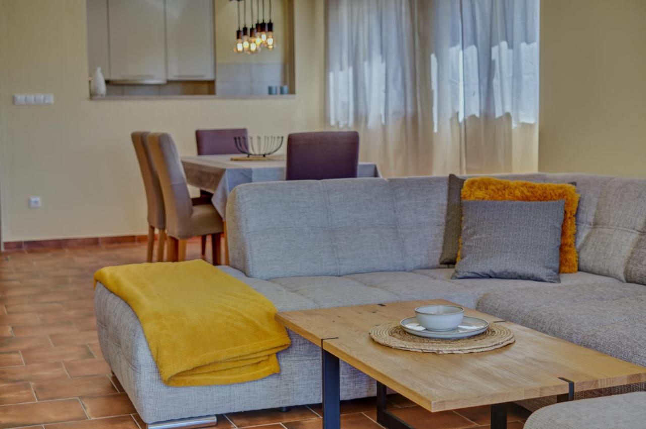 טרוגיר Anovi Holiday Homes By Litto מראה חיצוני תמונה