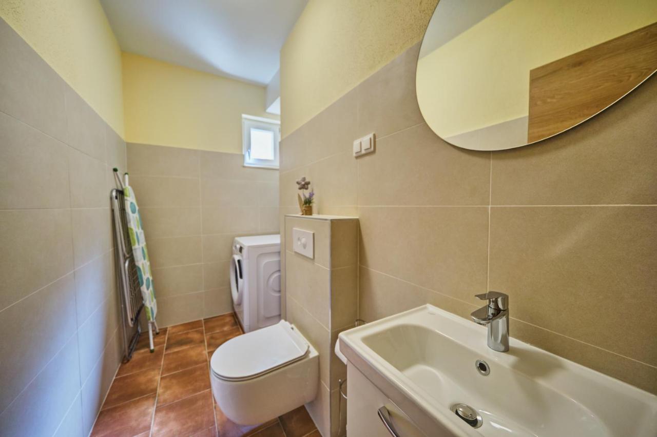 טרוגיר Anovi Holiday Homes By Litto מראה חיצוני תמונה